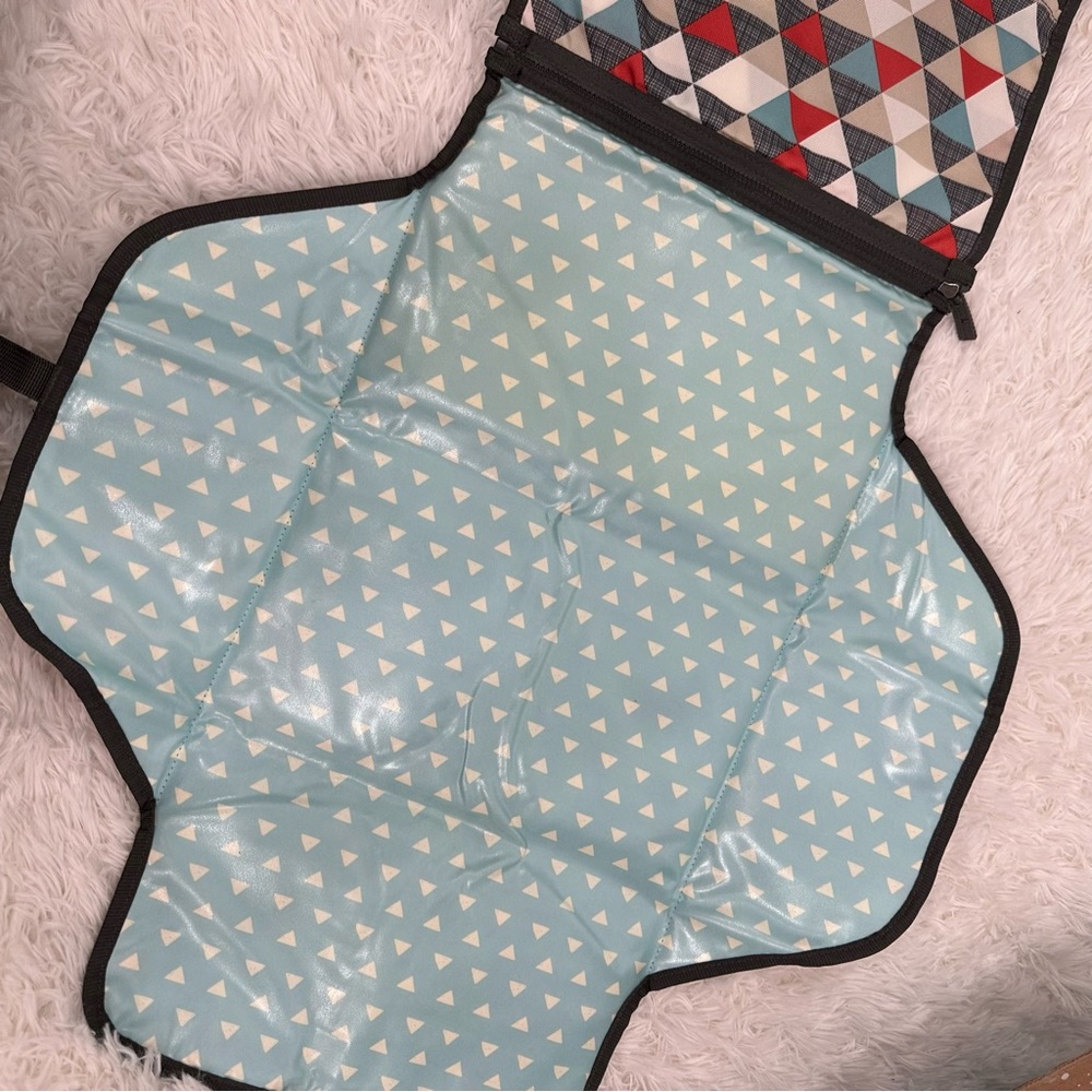 SkipHop Baby Mini Changer Changing Pad Bag - Picture 4 of 6